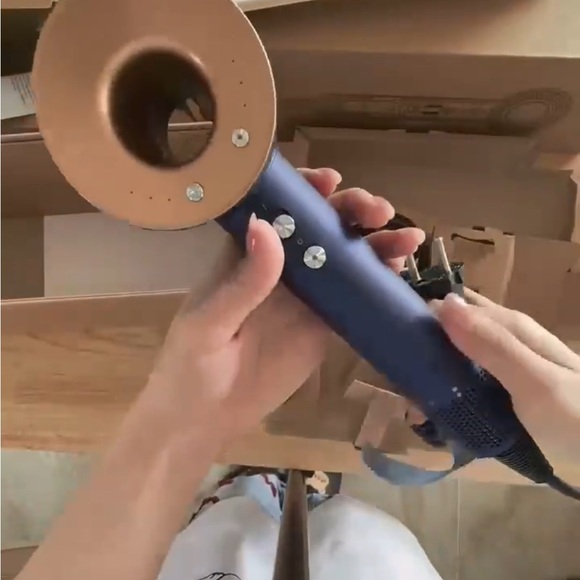 Dyson Supersonic Hair Dryer in Metallic Gray - Picture 3 of 11